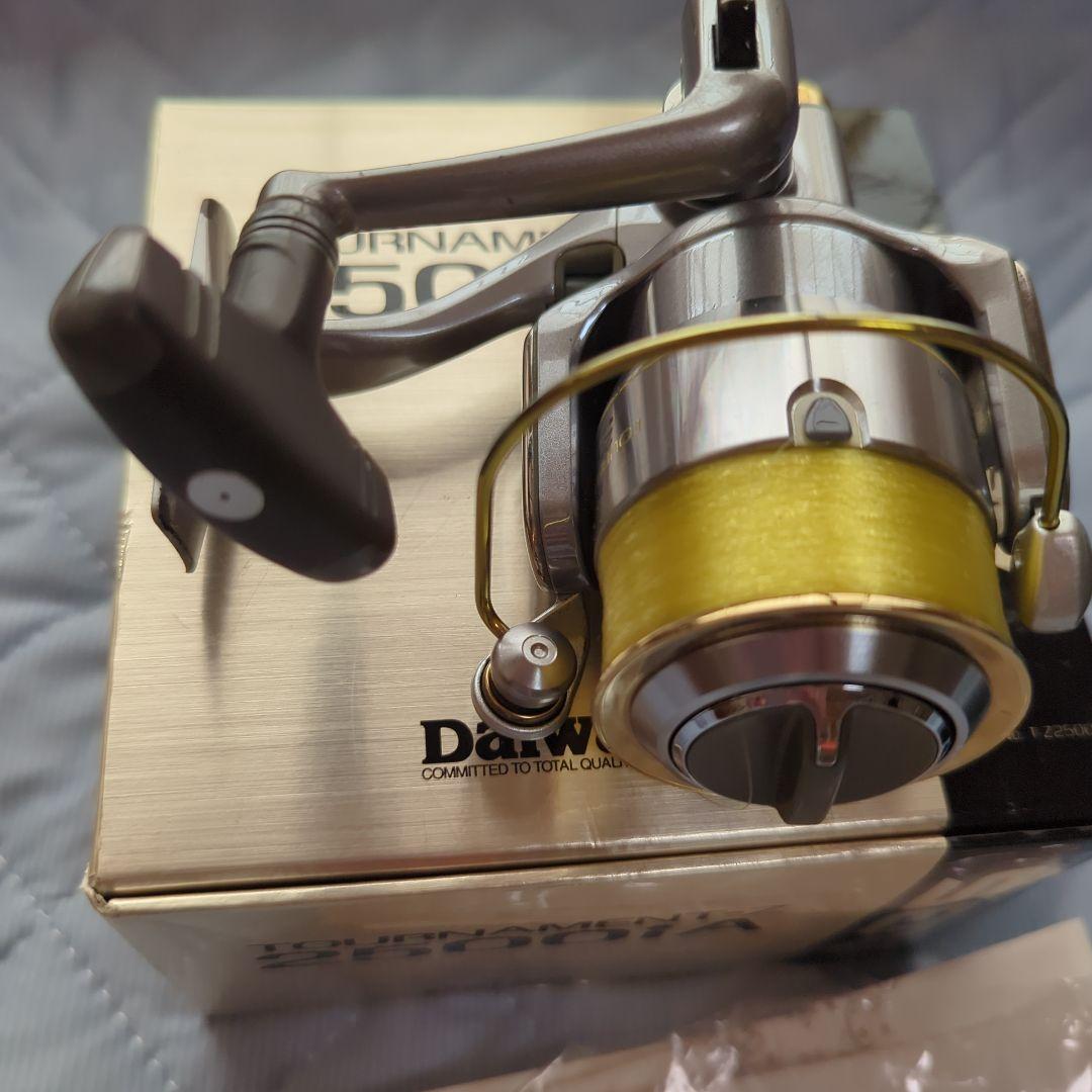 Daiwa TOURNAMENT-Z 2500iA リール