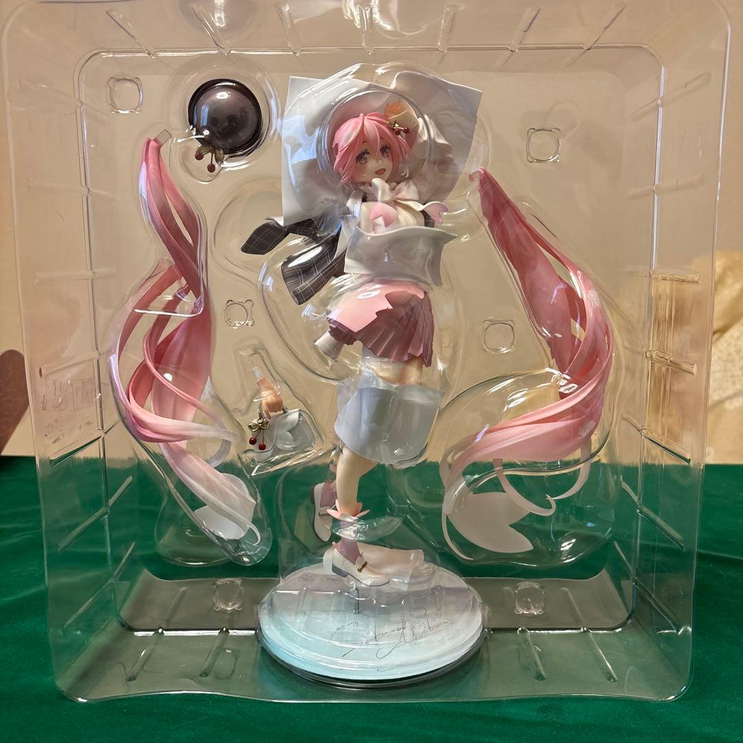 桜ミク お花見コーデVer. 1/6スケールフィギュア