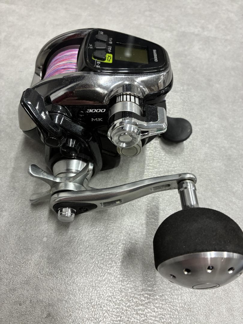 SHIMANO 電動リール 3000 MK、バッテリー付