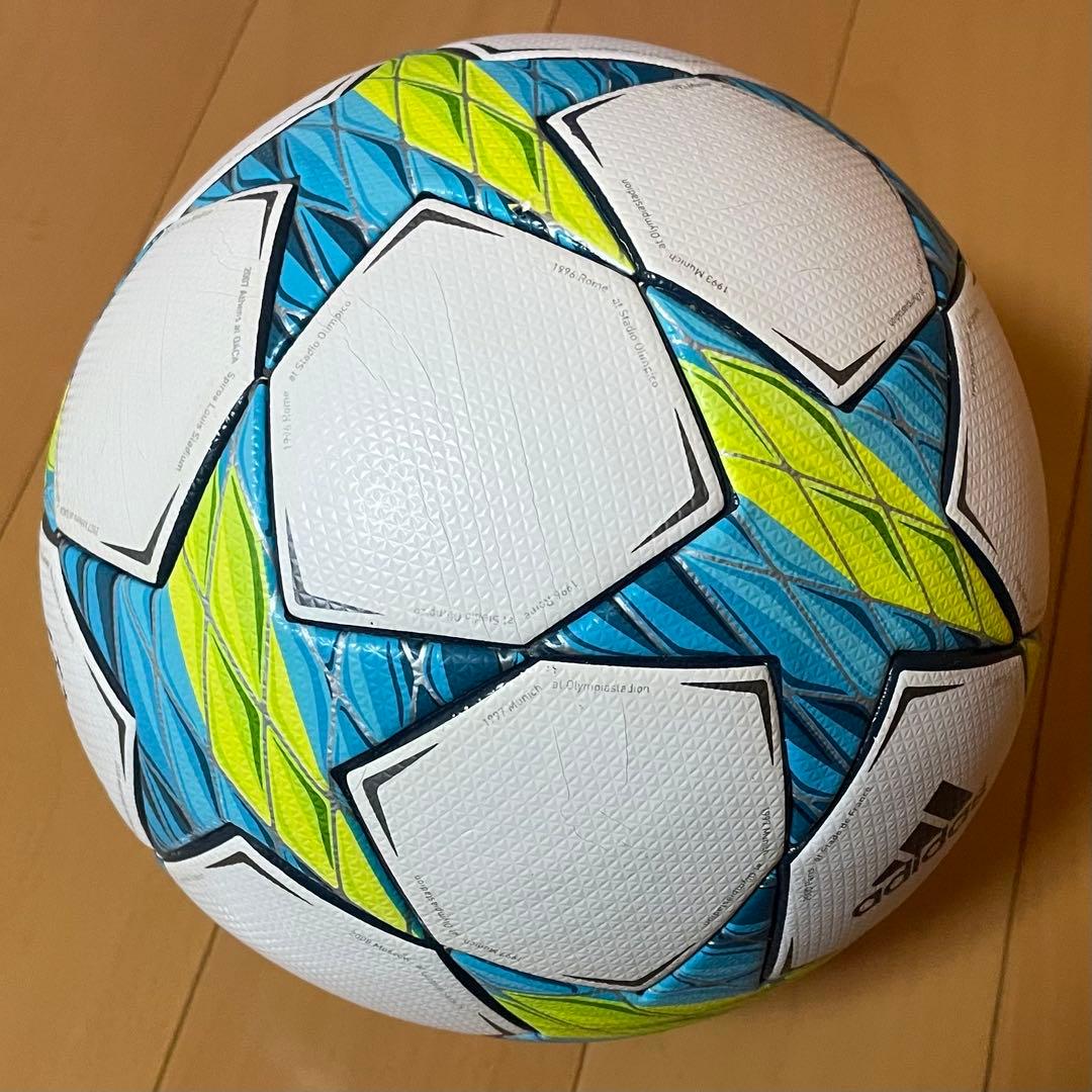 Adidas FINALE 11-12 公式試合球