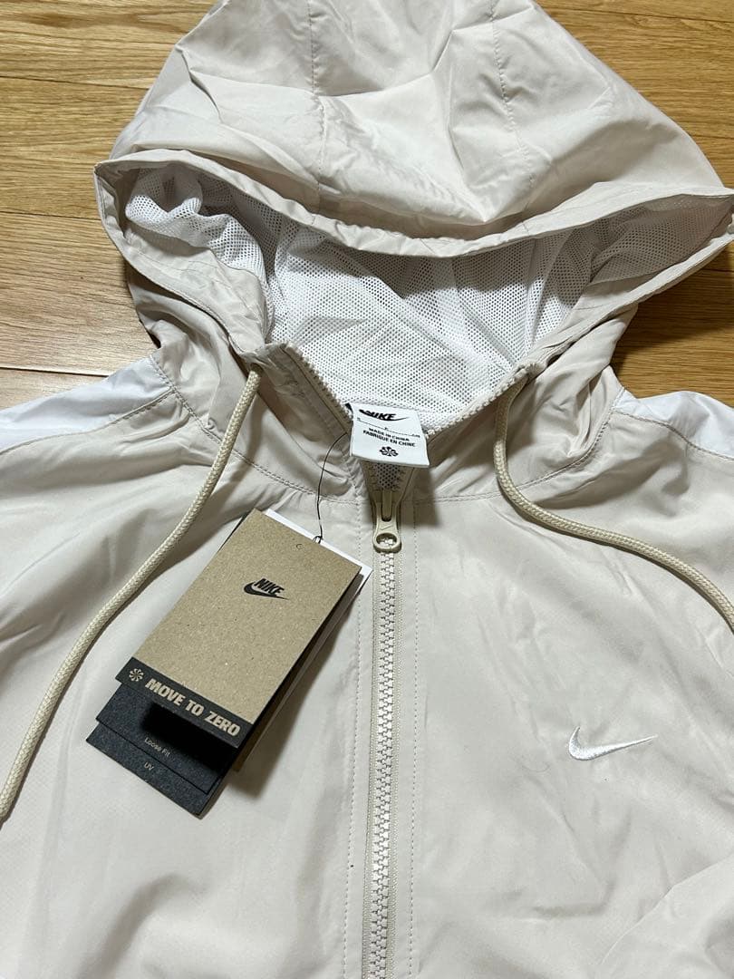 Nike MOVE TO ZERO フード付きウィンドブレーカー