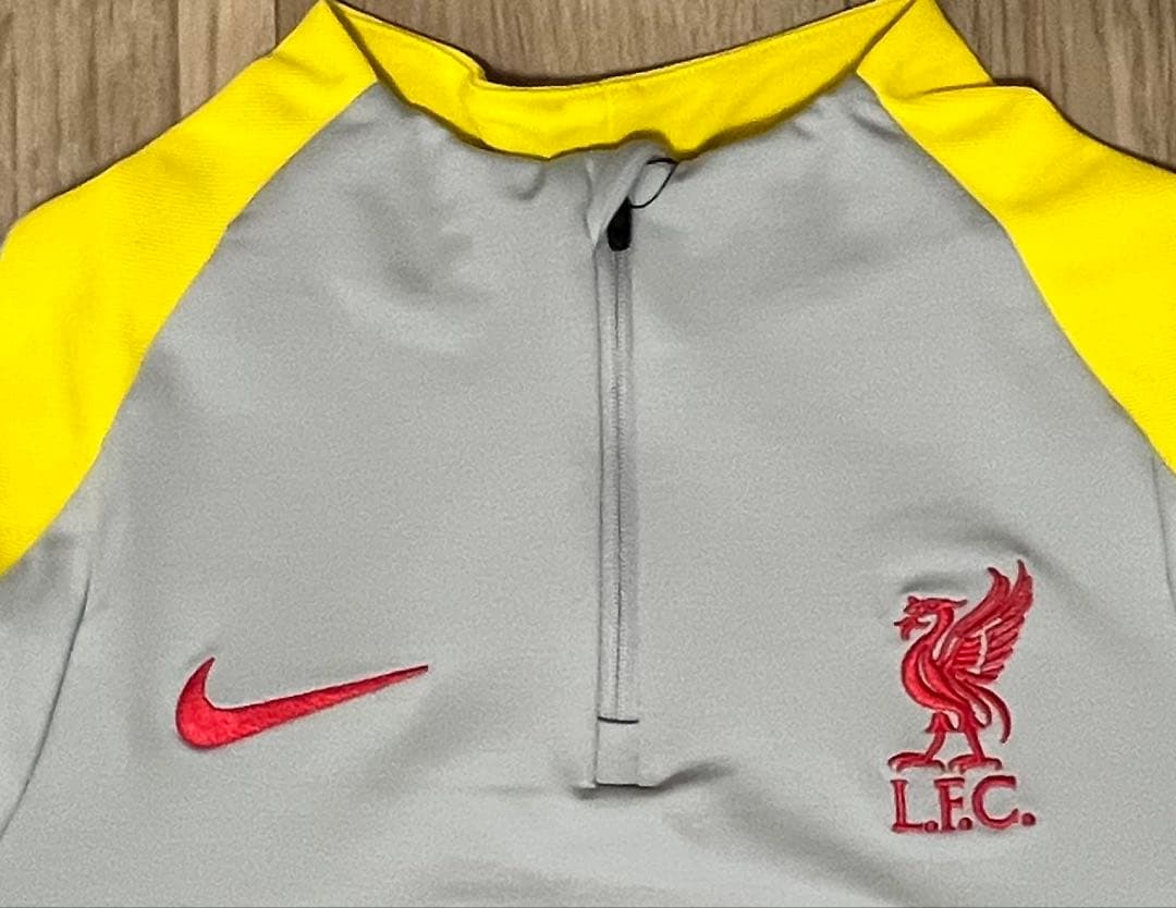 NIKE リヴァプール　リバプール　ドリルトップ　トレーニングトップ　新品