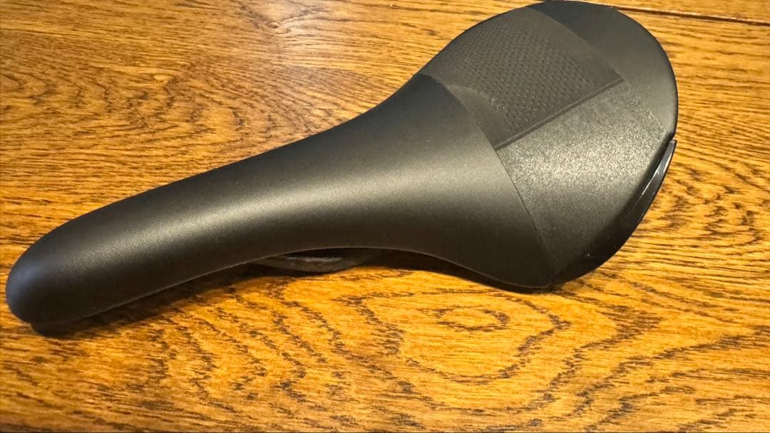 【中古】Fizik aliante R1 カーボンファイバーサドル ブラック