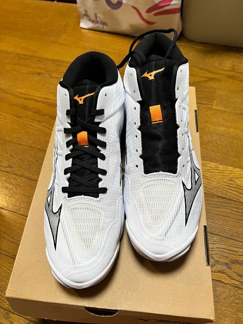 Mizuno ミズノ　ウェーブライトニングエリートバレーボールシューズ 28.5