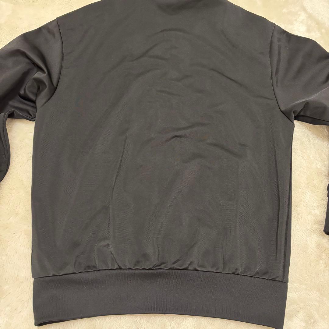 adidas トラックジャケット 黒　Mサイズ