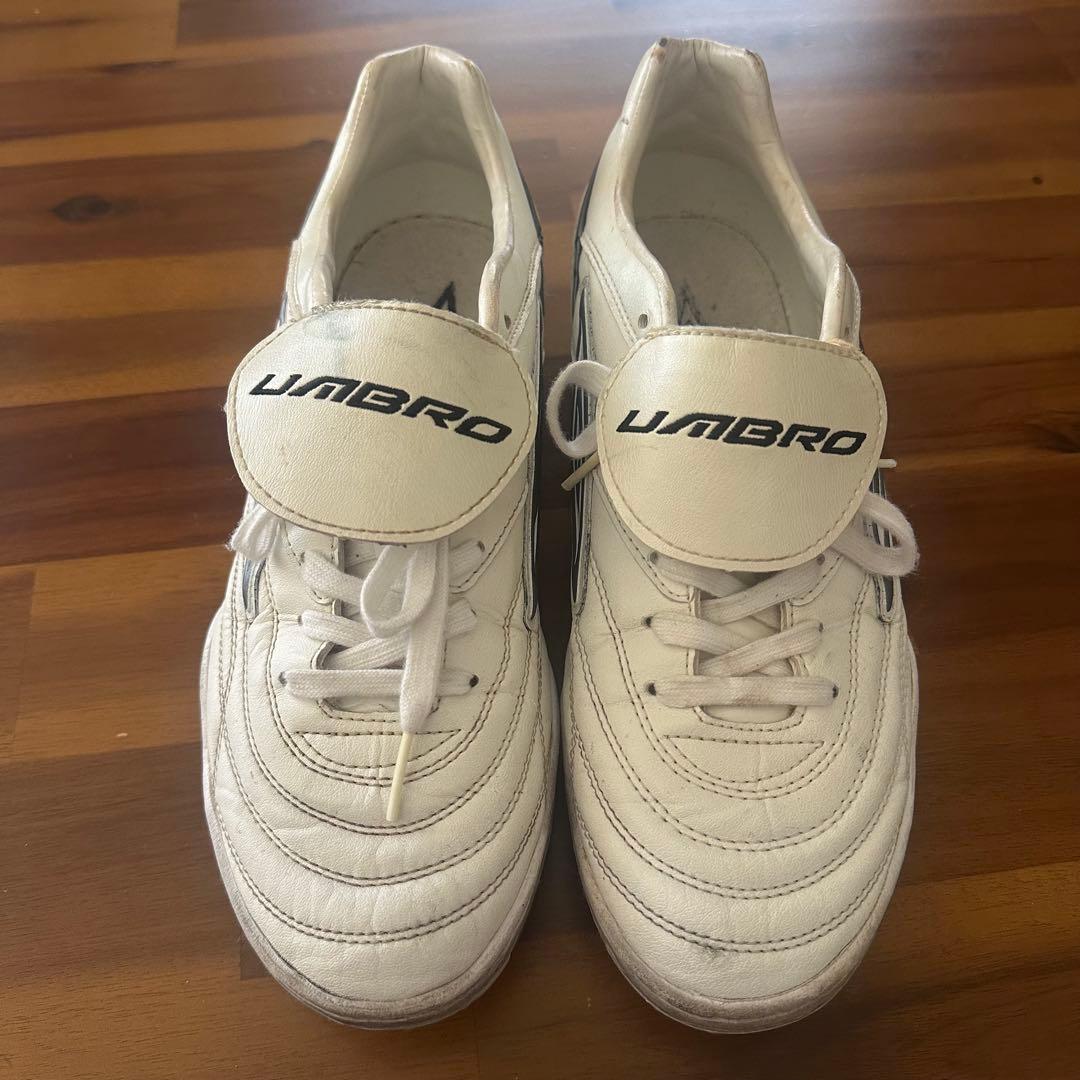 UMBRO アクセレイター 27 サッカートレーニングシューズ