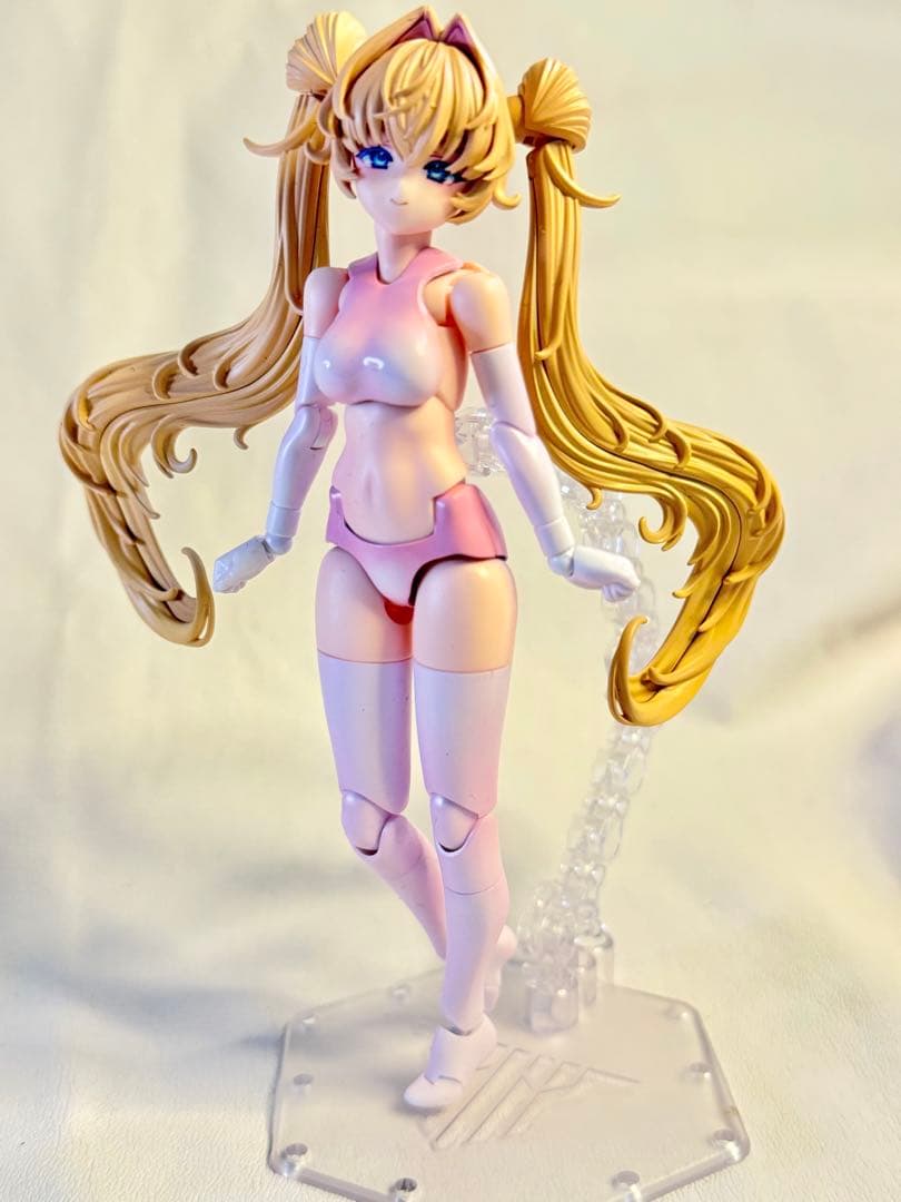 美プラ　メガミデバイス　デザイアメイデン　メディック　コトブキヤ　塗装完成品
