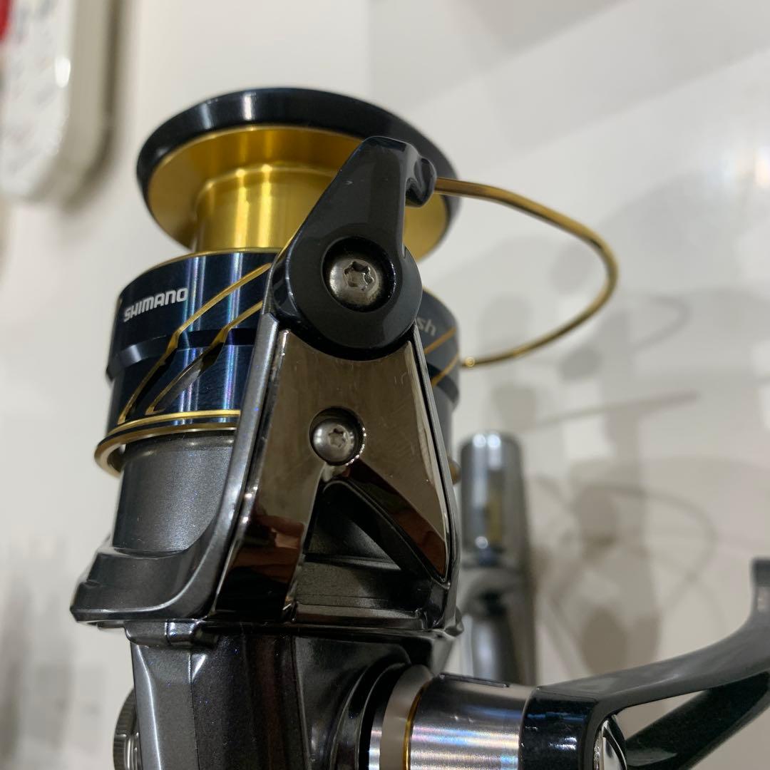 SHIMANO Vanquish C3000 スピニングリール