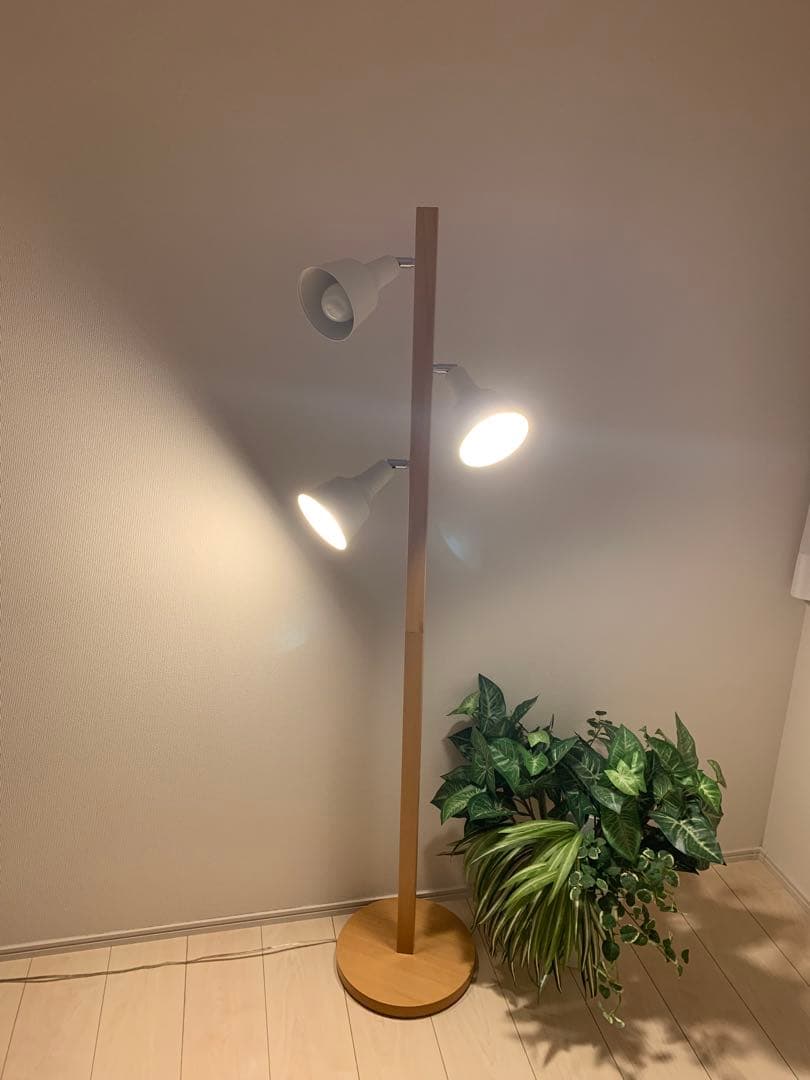 IKEA フロアスタンド　※電球付属しません