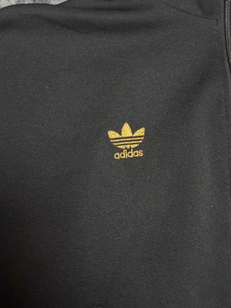 adidas デザイン製　トラックジャケット　レトロデザイン　ブラック　XO