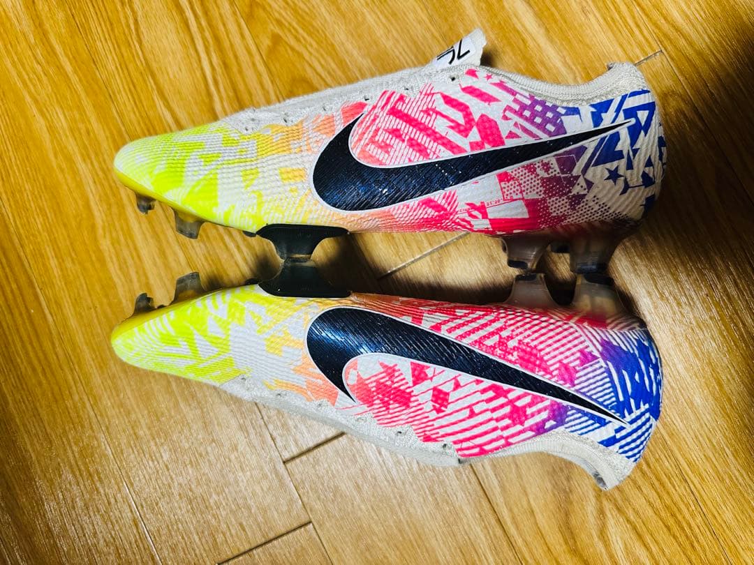マーキュリーアルVapor 13 ネイマール限定