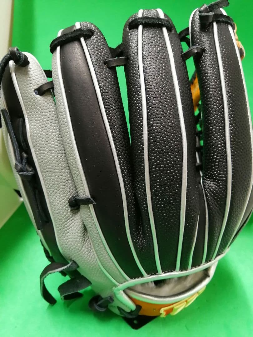 16.Wilsonワナビー軟式グラブ