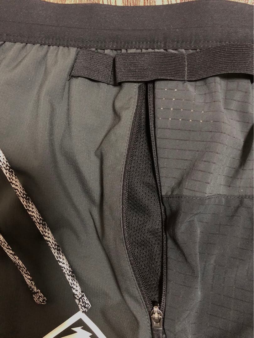 「新品」NIKEトレイルランニングショートパンツ