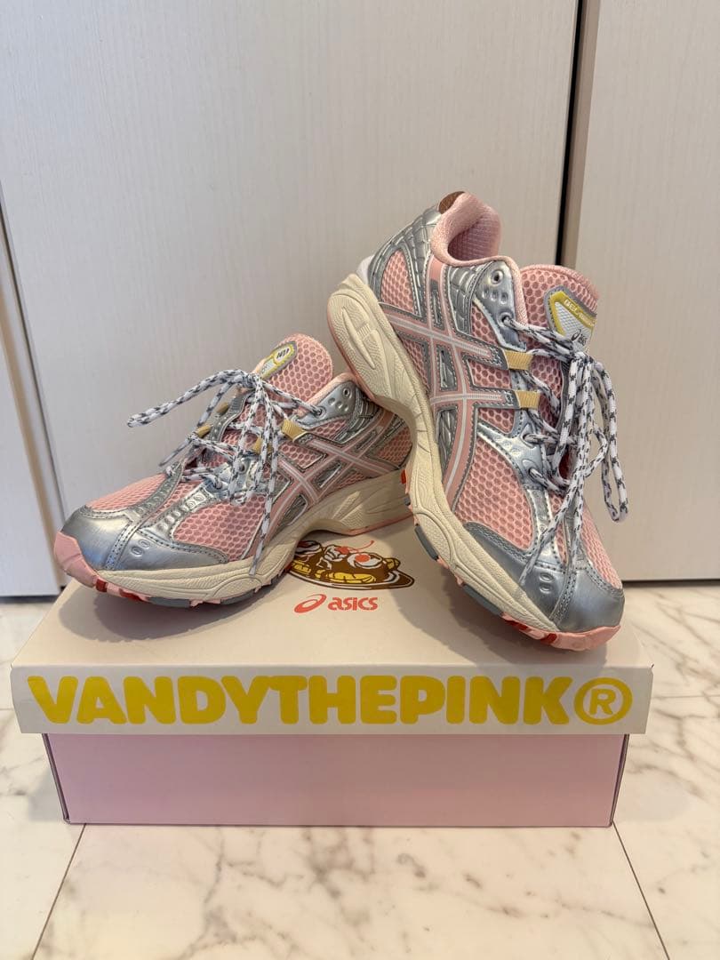 スパイク・シューズ asics GEL-NIMBUS 10atmos STRAWBERRYCREAM