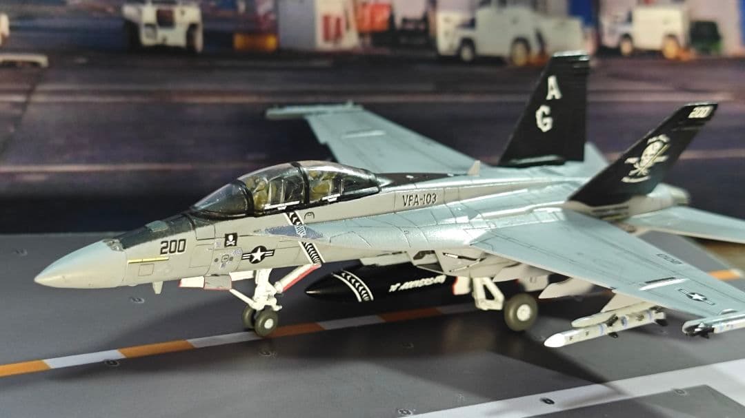 1/144 完成品 F/A-18F vfa-103 70周年記念