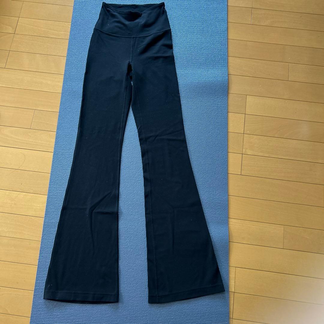 ルルレモン　ハイウエストフレアヨガパンツ 黒