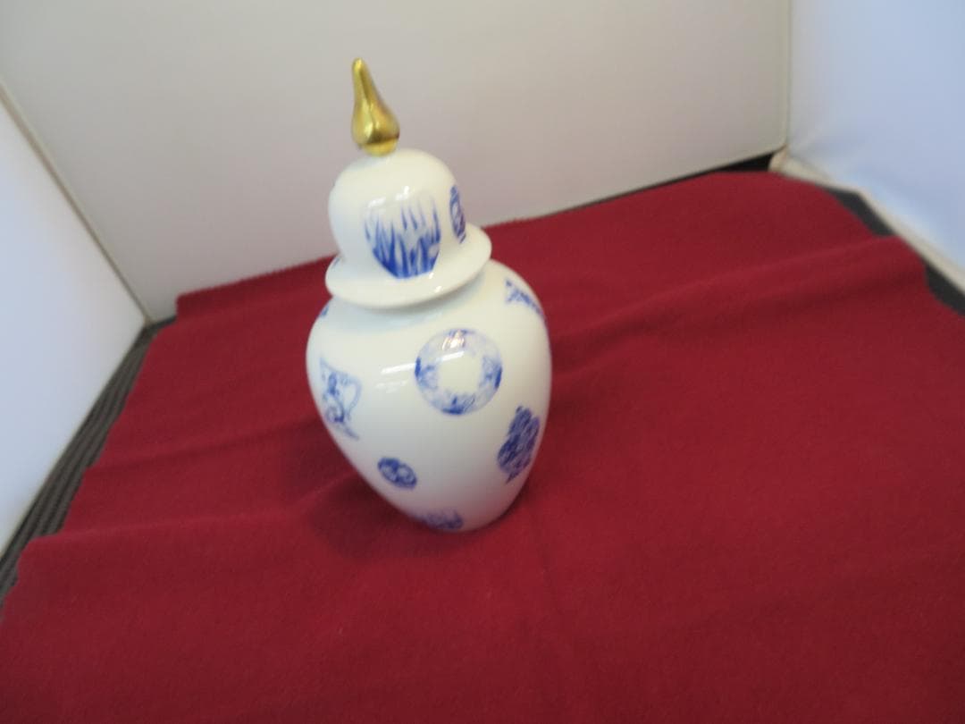深川製磁　ブルーチャイナ 　花瓶　冠付き