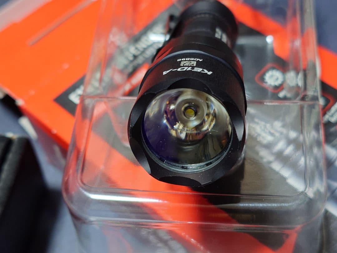 【新品未使用正規品】 SUREFIRE E1D LED DEFENDER
