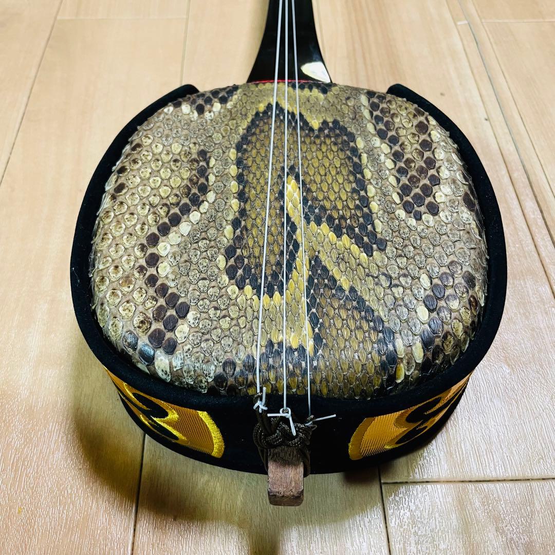 沖縄三線 本蛇皮張り　ハードケース付き