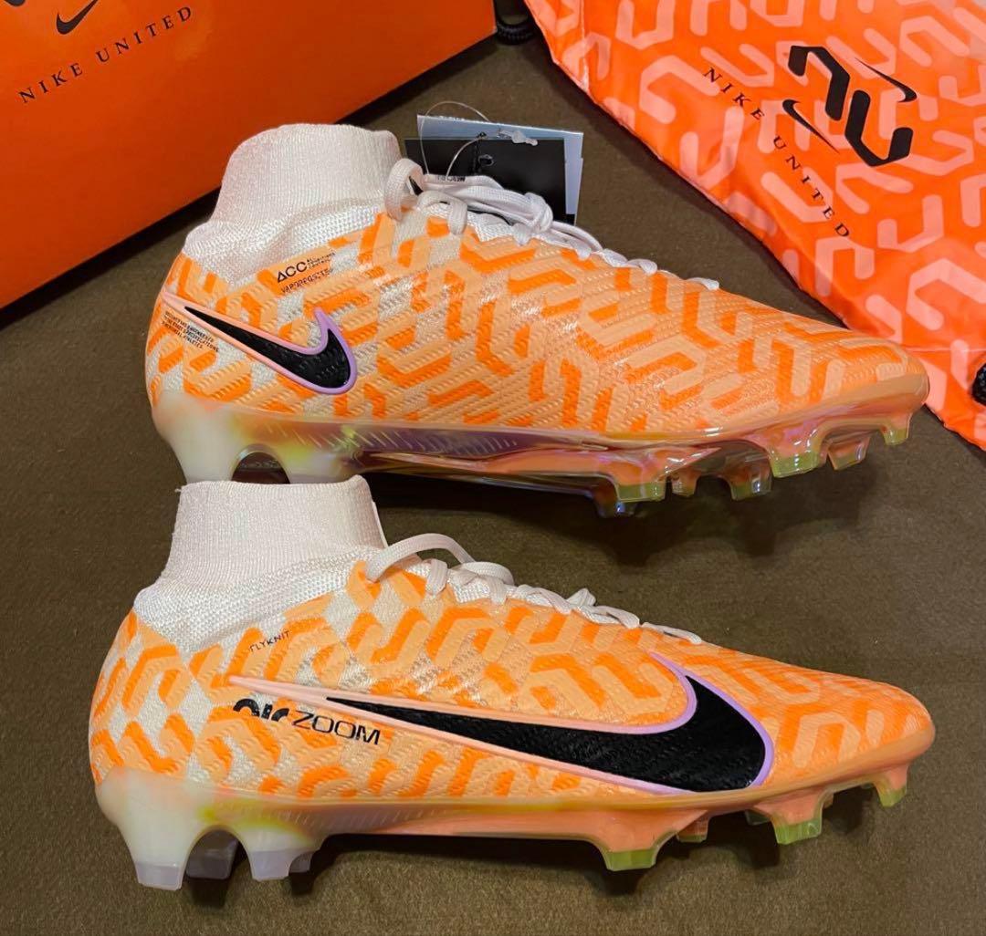 Nike サッカーシューズ オレンジ