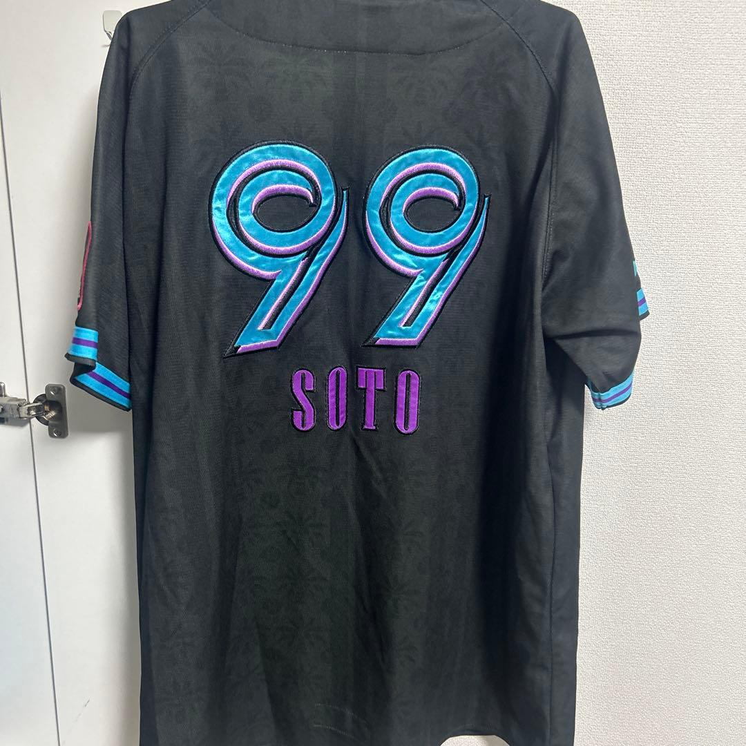 ソト ユニフォーム