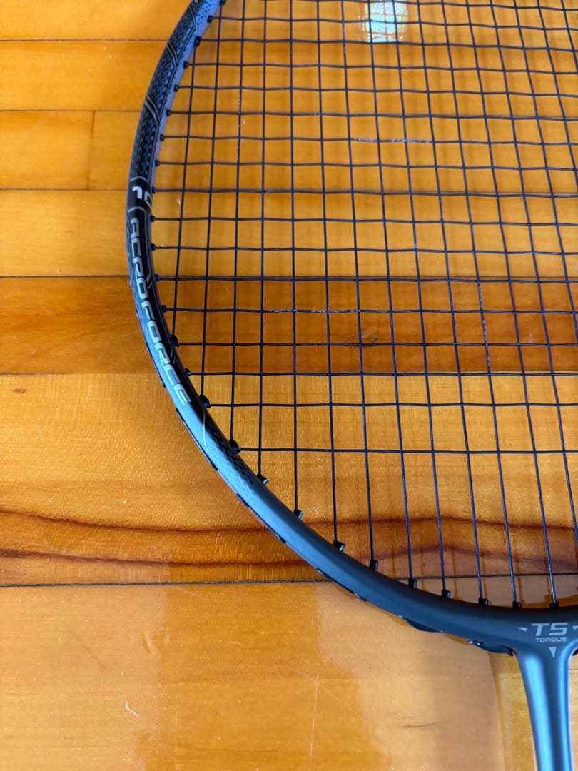 Mizuno AeroForce 100 バドミントンラケット