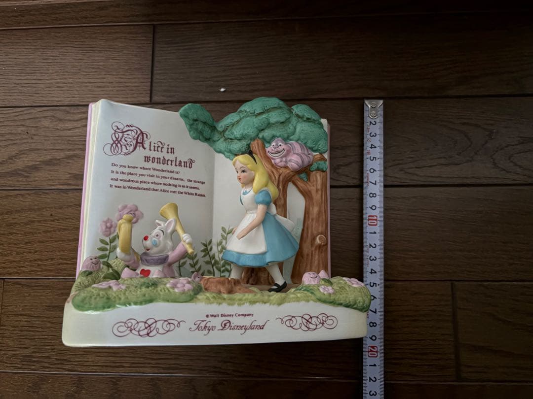 東京ディズニーランド　不思議の国のアリス　陶器製の置物