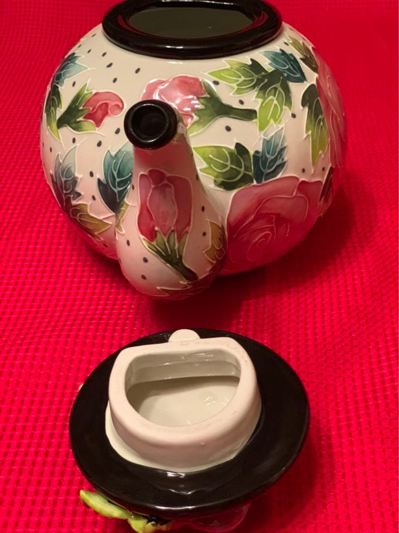 Tea pot “ No Brand”