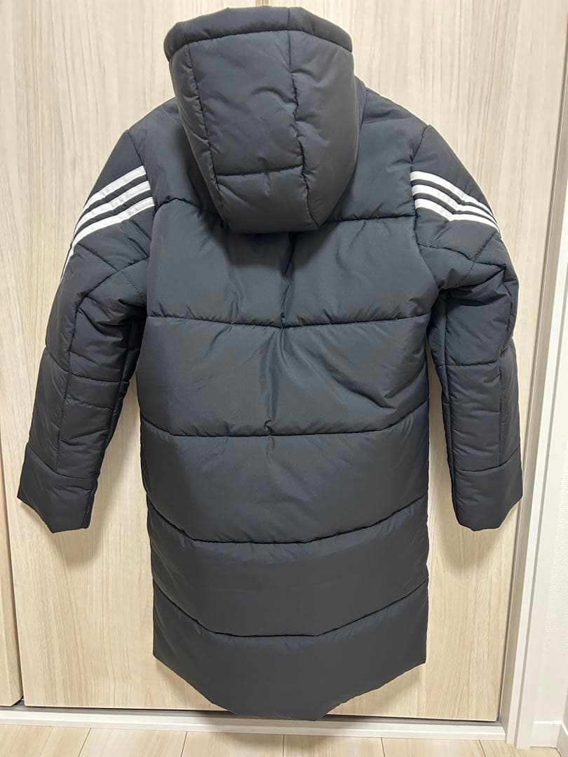 《クロワッサン》adidas ベンチコート 140センチ　黒