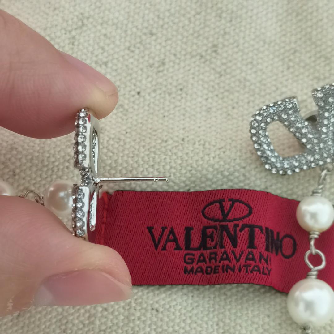 《シルバー》Vロゴ ヴァレンティノ クリスタルパール ピアス 超美品