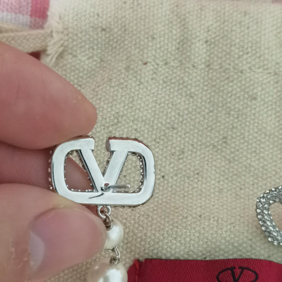 《シルバー》Vロゴ ヴァレンティノ クリスタルパール ピアス 超美品