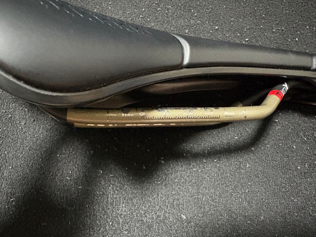 プロロゴ　prologo m5 スクラッチ　 サドル　140mm