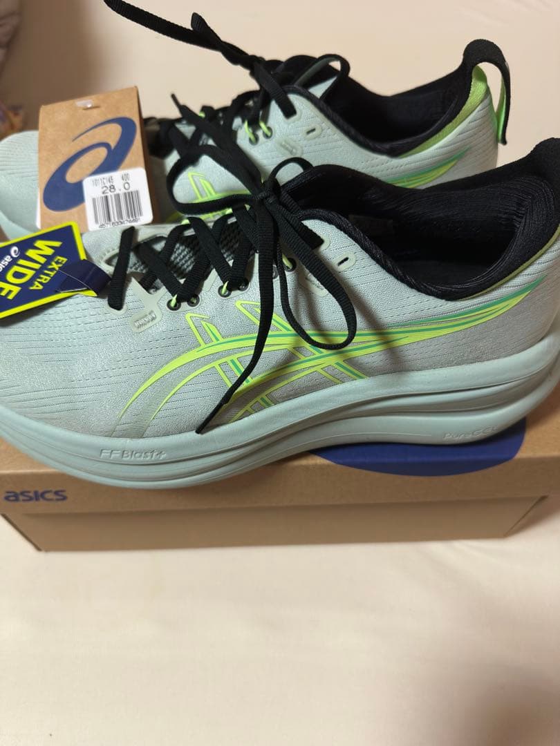 asics ゲルニンバス28 28センチ　ランニングシューズ