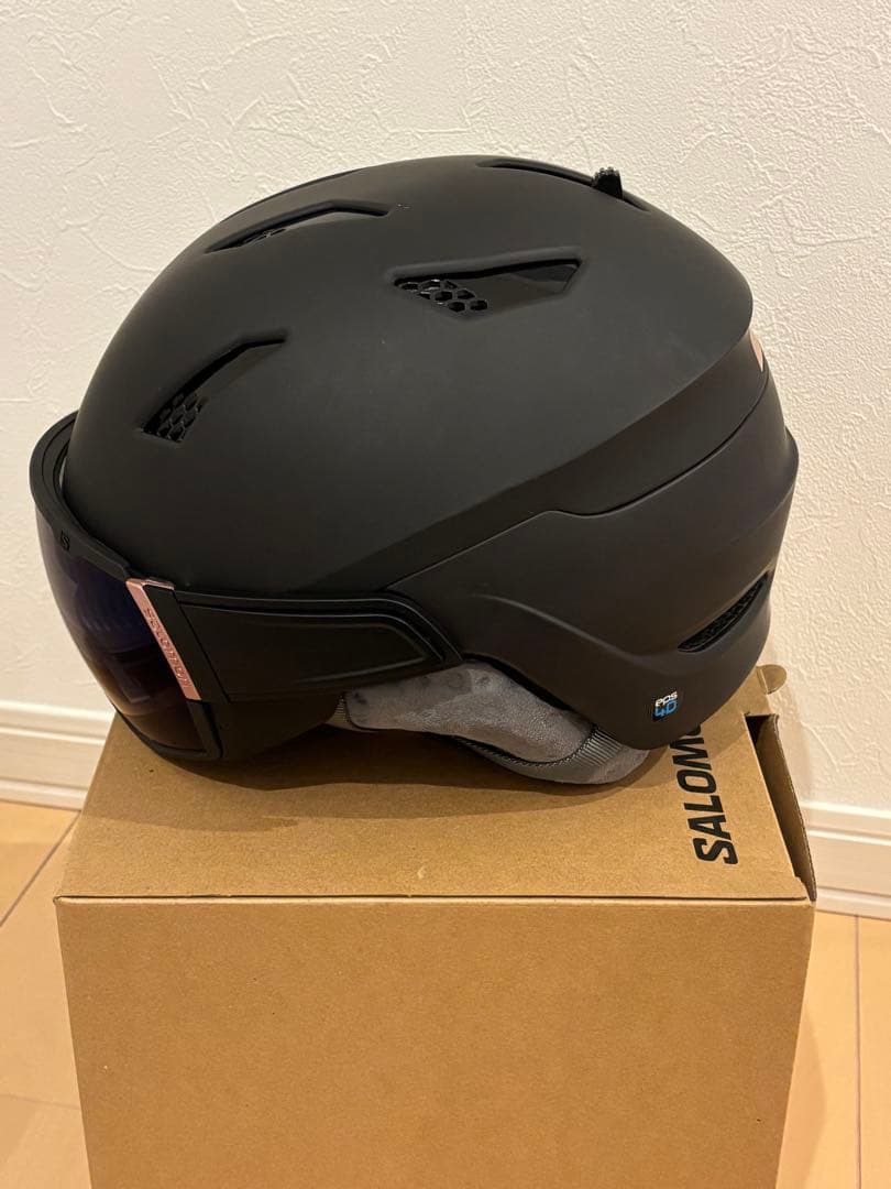 SALOMON ヘルメット マットブラック バイザー付き　Mサイズ