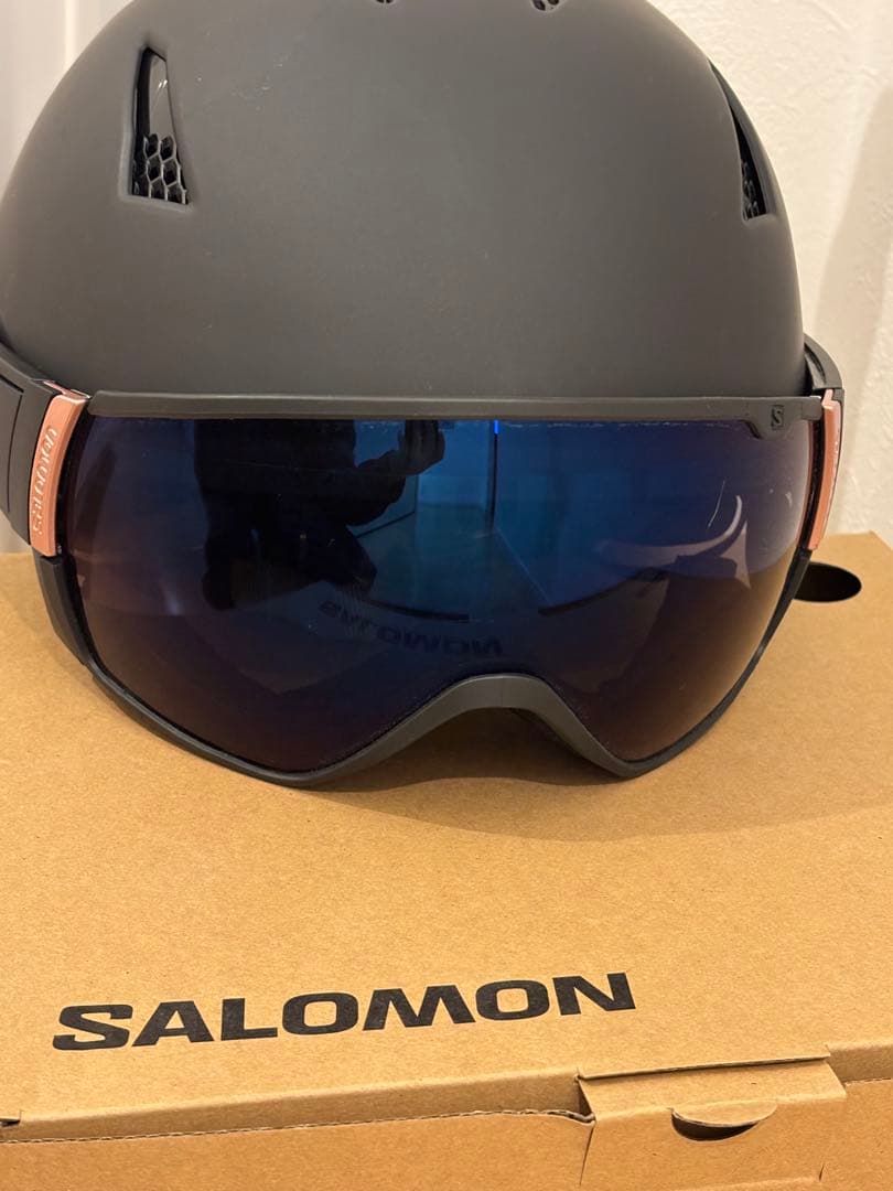SALOMON ヘルメット マットブラック バイザー付き　Mサイズ
