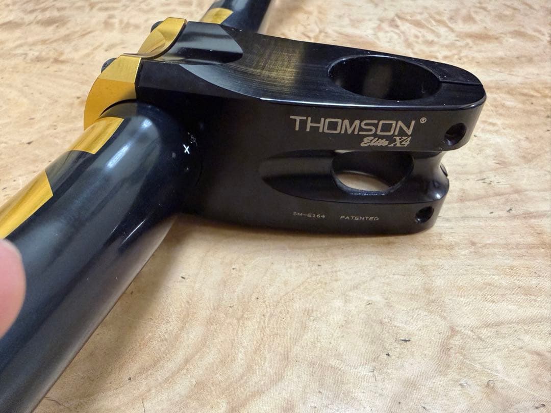 thomson x4 ステム　ns bikes ハンドルバー　ブラック　ゴールド