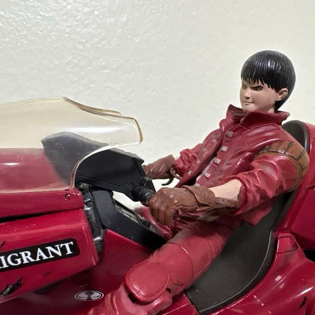 AKIRA アキラ　金田が盗んだバイク　フィギュア