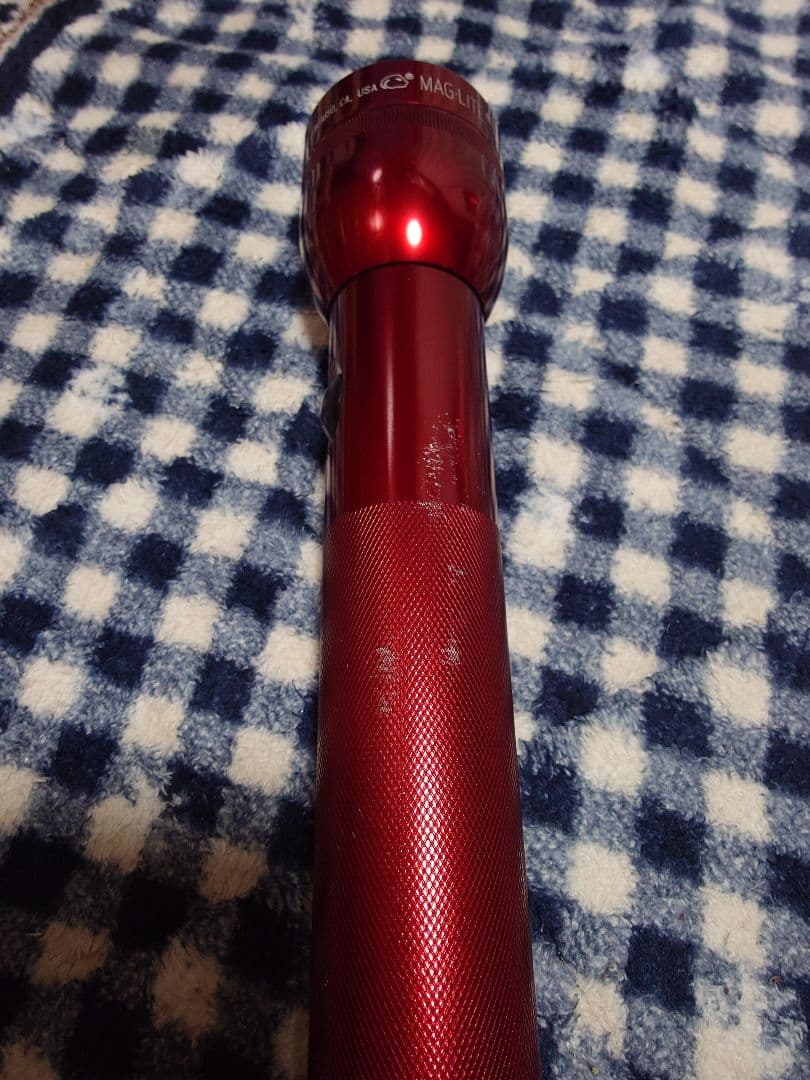 MAGLITE 赤い懐中電灯