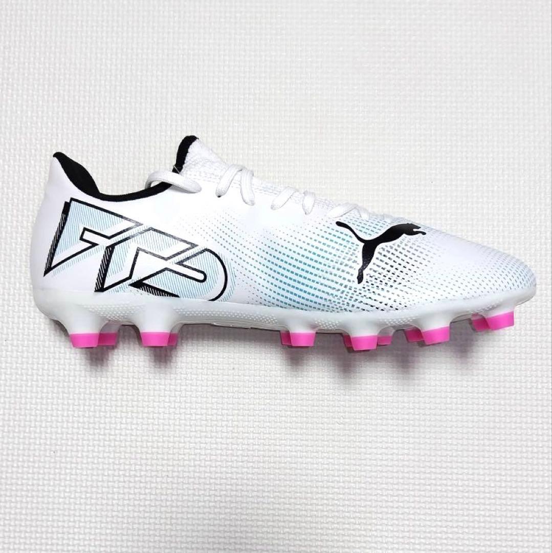 27 新品 PUMA プーマ スパイク　メンズ　フューチャー7 プレイ HG 白