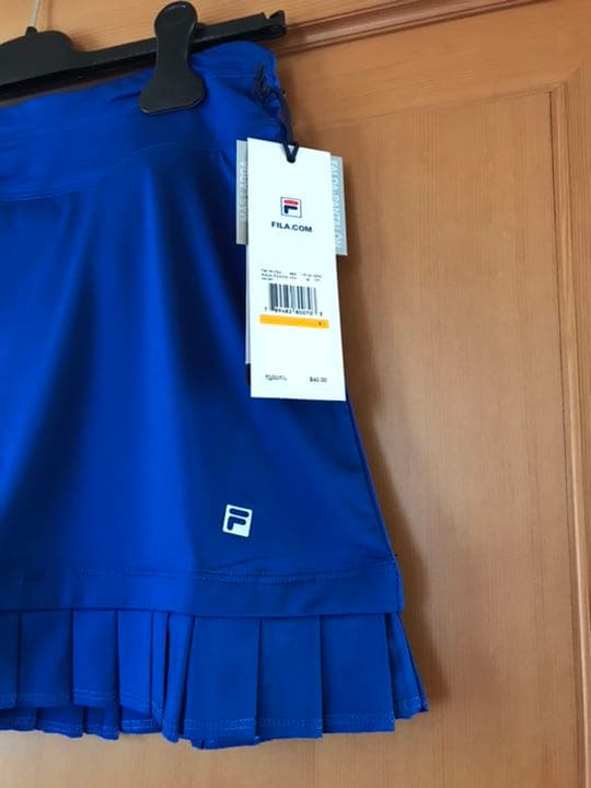 フィラ  テニスウェア　青色スコート　US-Sサイズ　新品