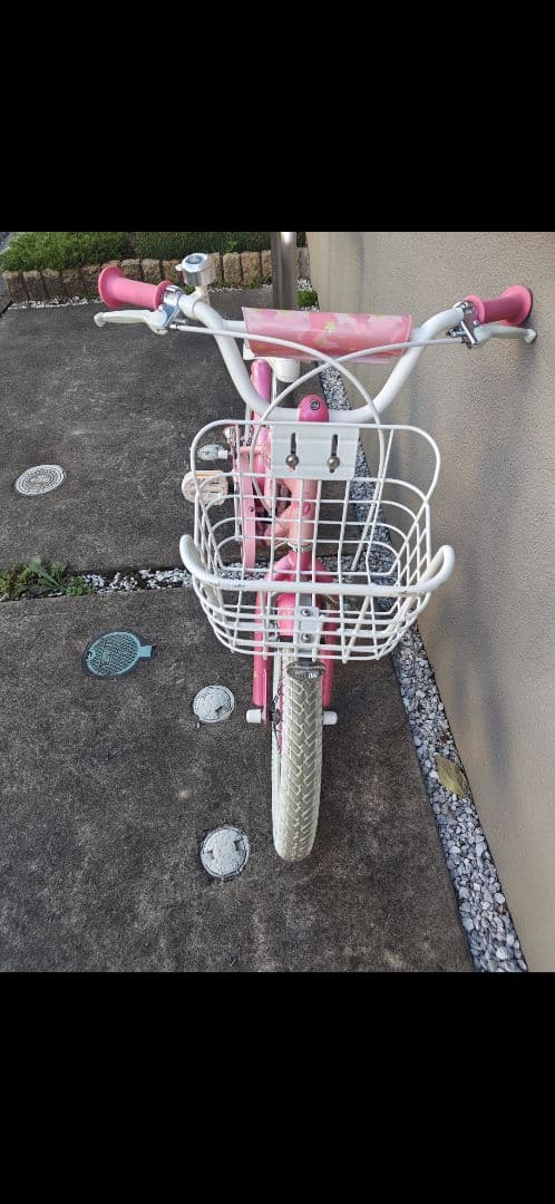 サイクルベースあさひ ピンクの子供用自転車 フロントバスケット付き