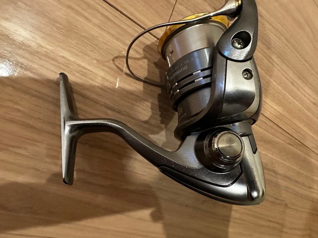 超美品 SHIMANO TWIN POWER 2500S スピニングリール