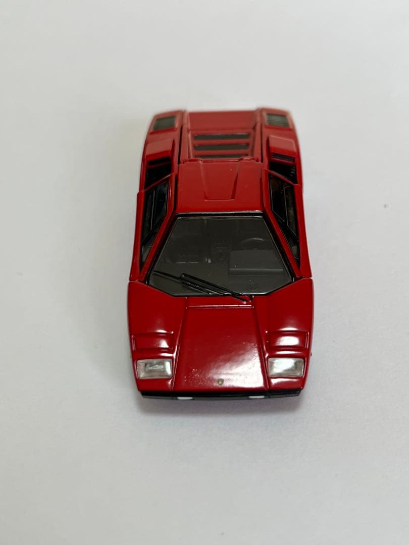 トミカリミテッドヴィンテージネオ　ランボルギーニ カウンタック　LP400 赤