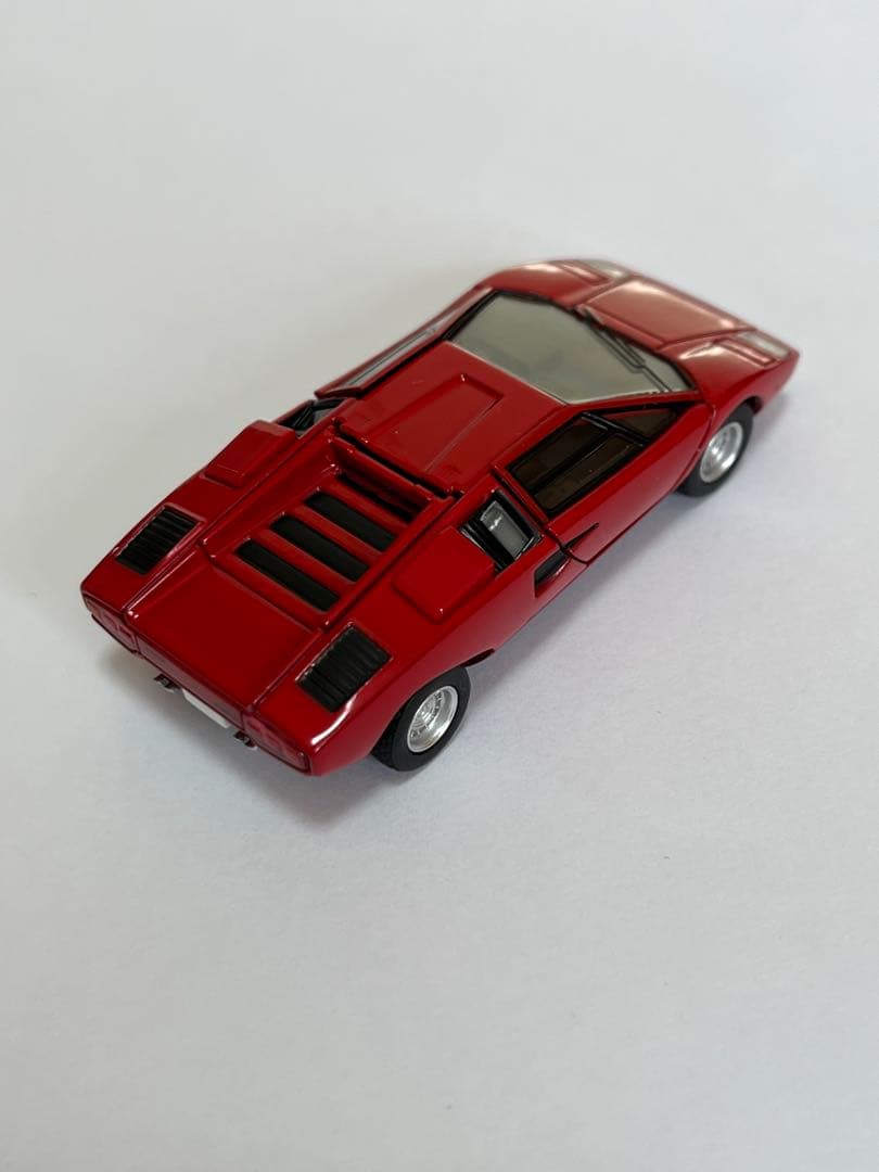 トミカリミテッドヴィンテージネオ　ランボルギーニ カウンタック　LP400 赤