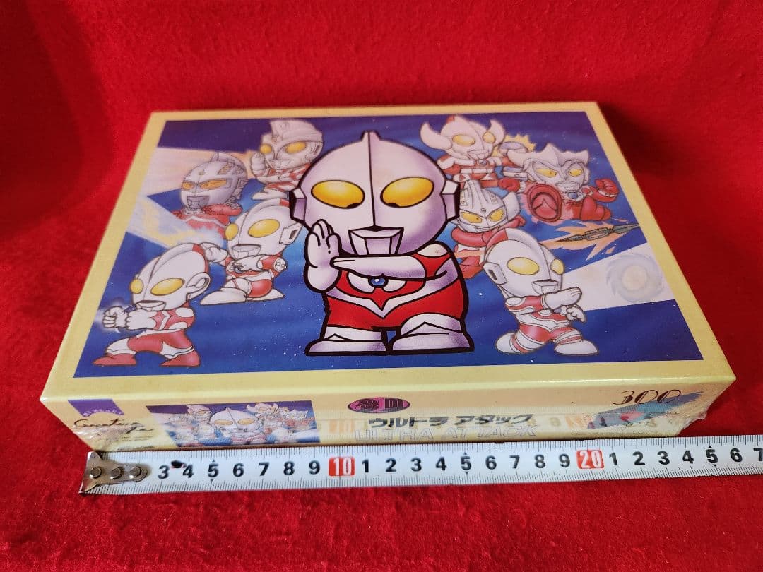 ウルトラマン　ウルトラアタック　３００ピース　ジグソーパズル