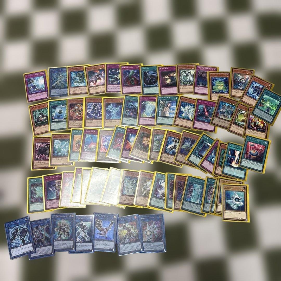 遊戯王OCGカードセットとプレイマット