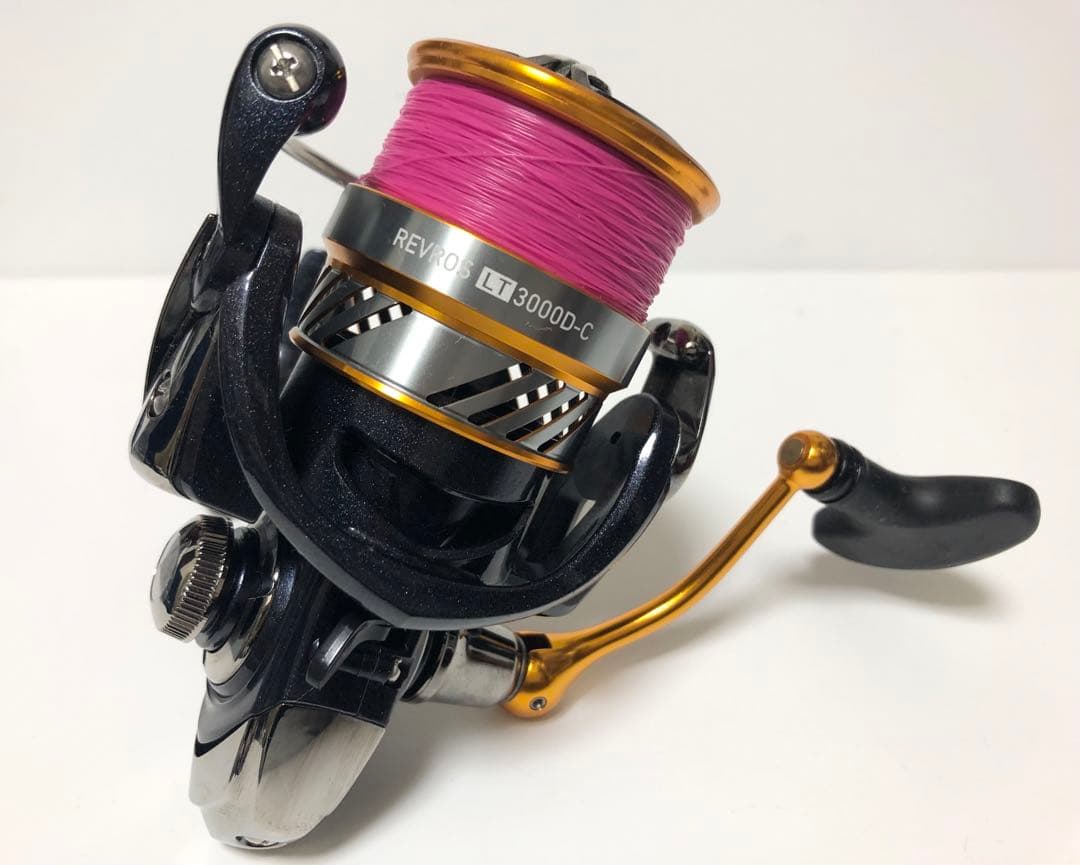 美品　ダイワ 20 レブロス LT3000D-C / スピニングリール
