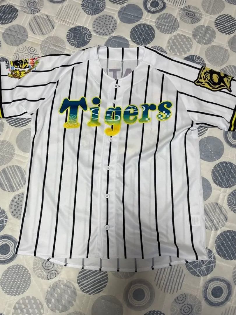 め*中様 阪神タイガース 沖縄限定ユニフォーム 佐藤輝明　おまけ付き