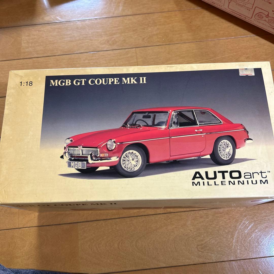 MGB GT COUPE MK Ⅱ 1/18 レッド