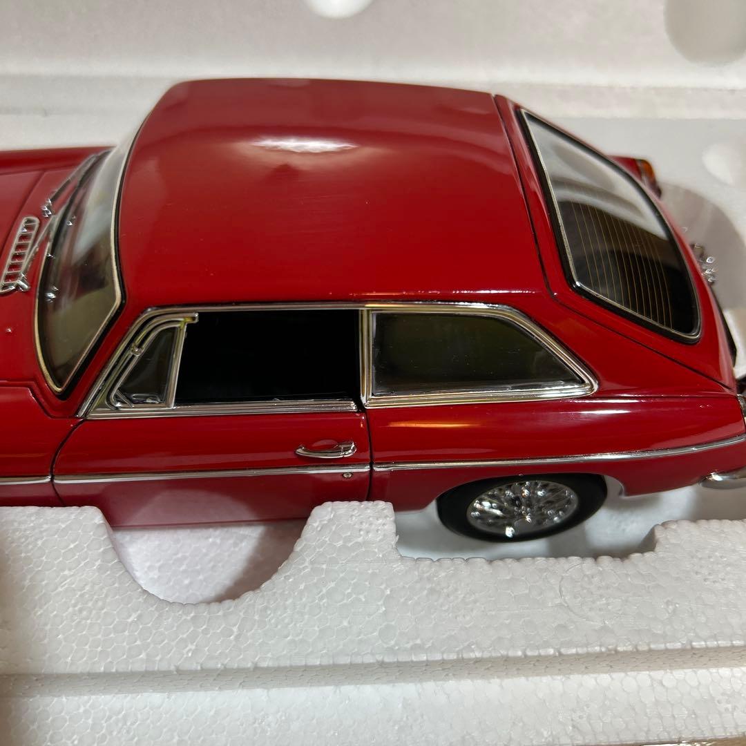 MGB GT COUPE MK Ⅱ 1/18 レッド